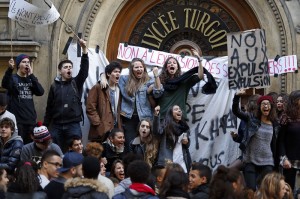 1381396398552-paris-manif-leonarda